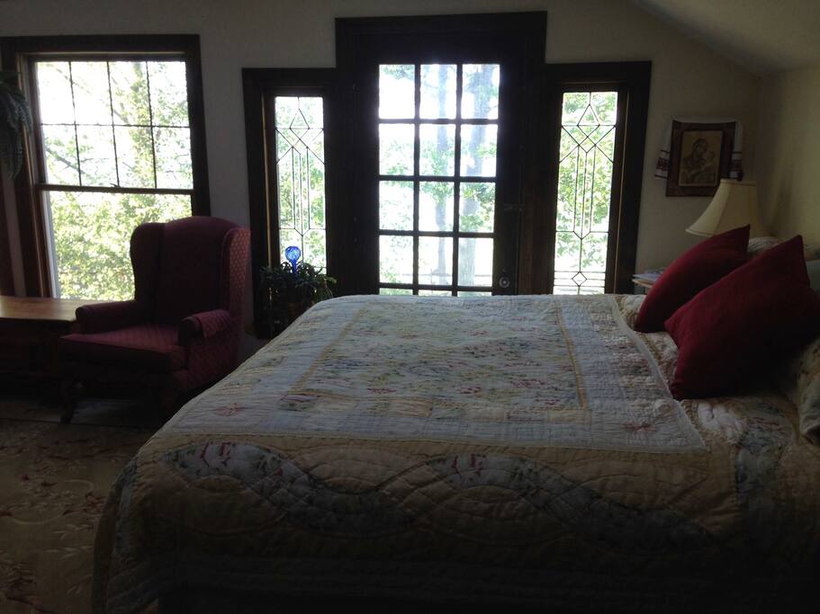 Master Bedroom (King bed).
