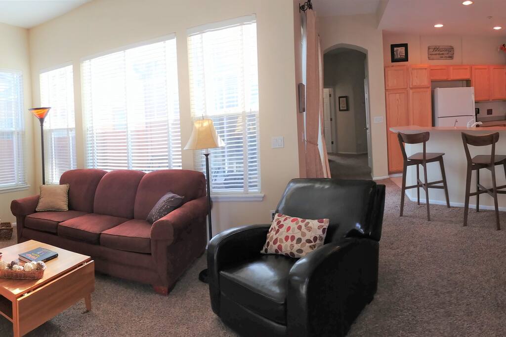 Spacious and sunny area to gather