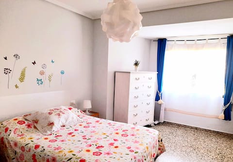Airbnb con mejor rendimiento: Centrally located - Torres de Quart - Views of Túria Garden. WIFI en Campanar
