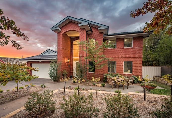 Central, private suite in American-style mansion