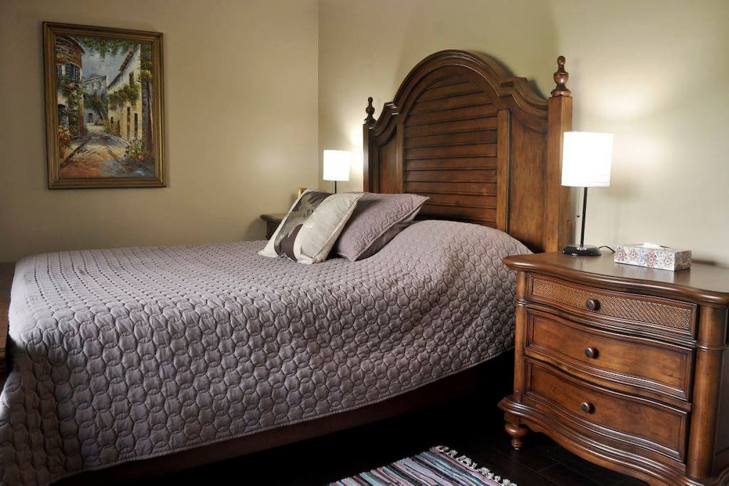 Red Oak Room