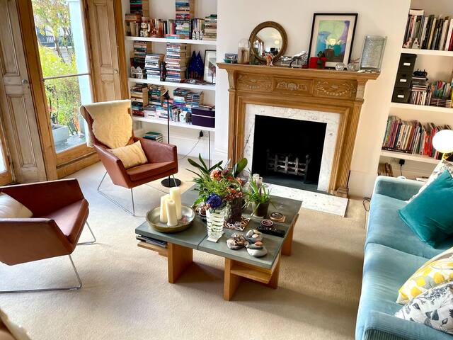 Light & welcoming Notting Hill Scandi-style flat