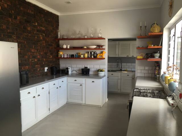 Modern Entertainer’s Dream (with Solar Power) gallery image 5