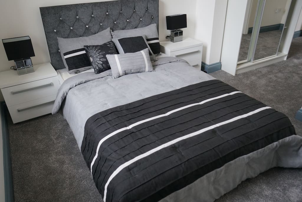 Deluxe Double Room Ensuite with bathroom and shower Rm10