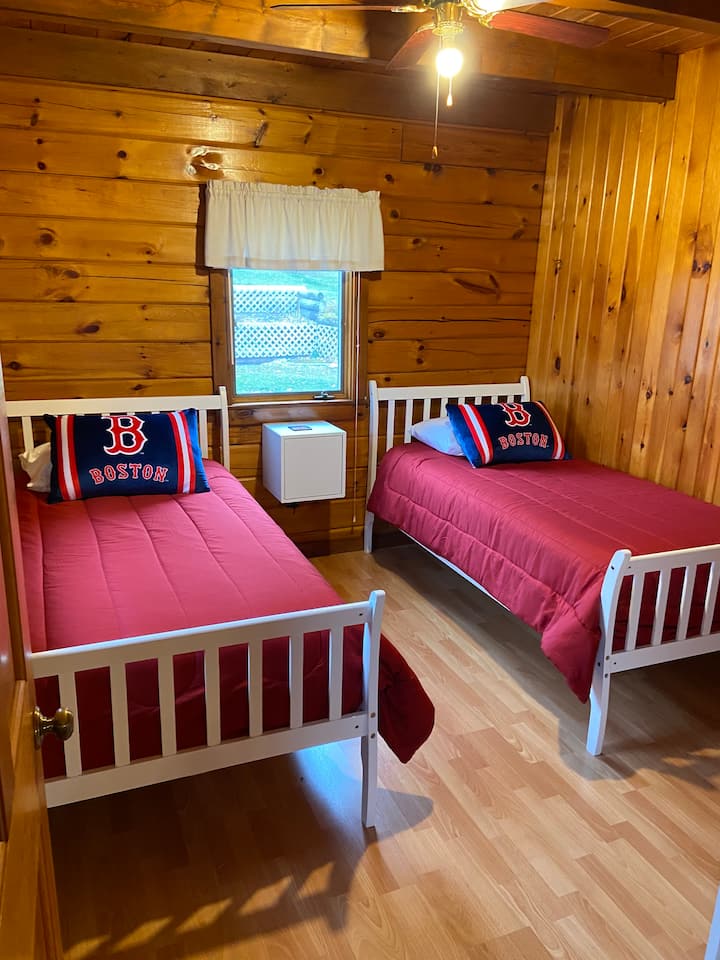 ベッドルーム2メインフロア-ツインベッド