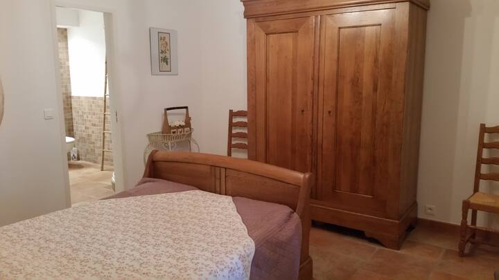 საძინებელი 1