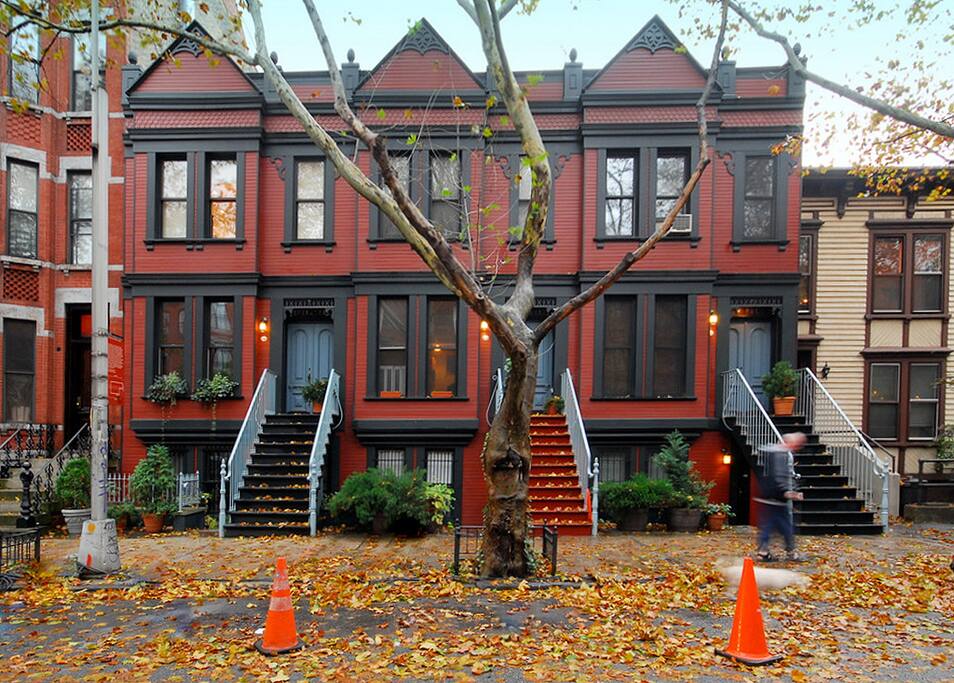 1 Stop fr. Manhattan! Private Suite,Landmark Block Townhouses for