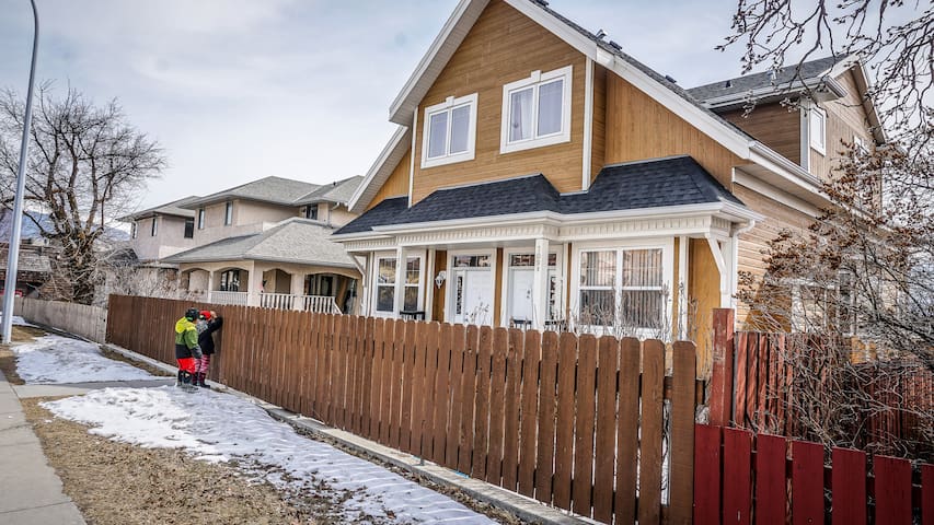 Valencia Suite 
2Bedroom Basement Suite