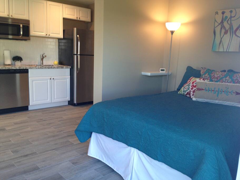 Bed and Kitchen 500 sq ft