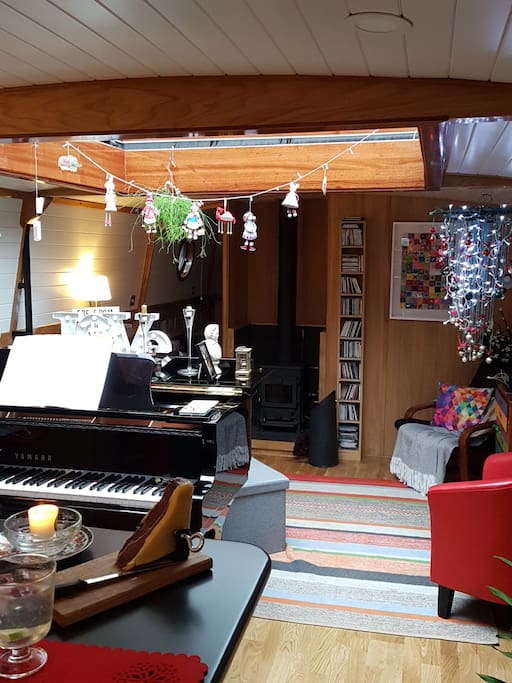 Yamaha C2 grand piano