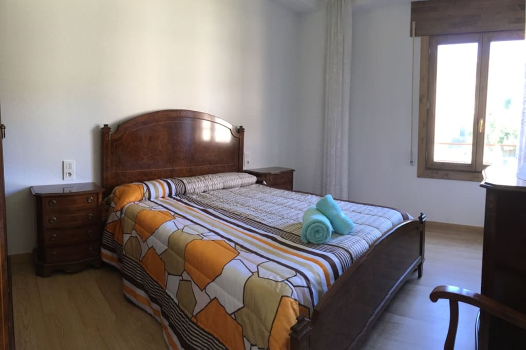 Habitación 1. Cama de matrimonio