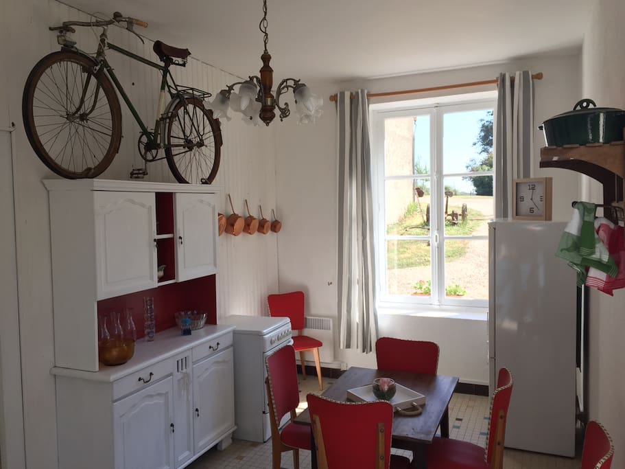 Open plan kitchen/dining area