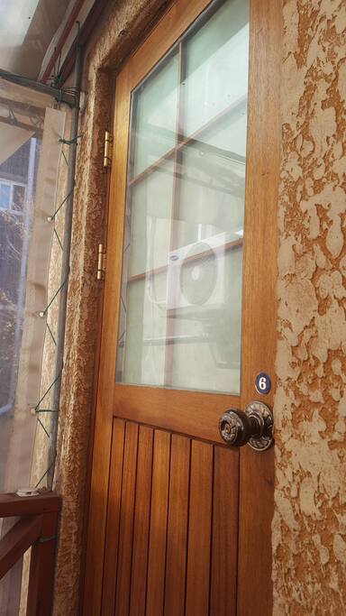 DOOR
