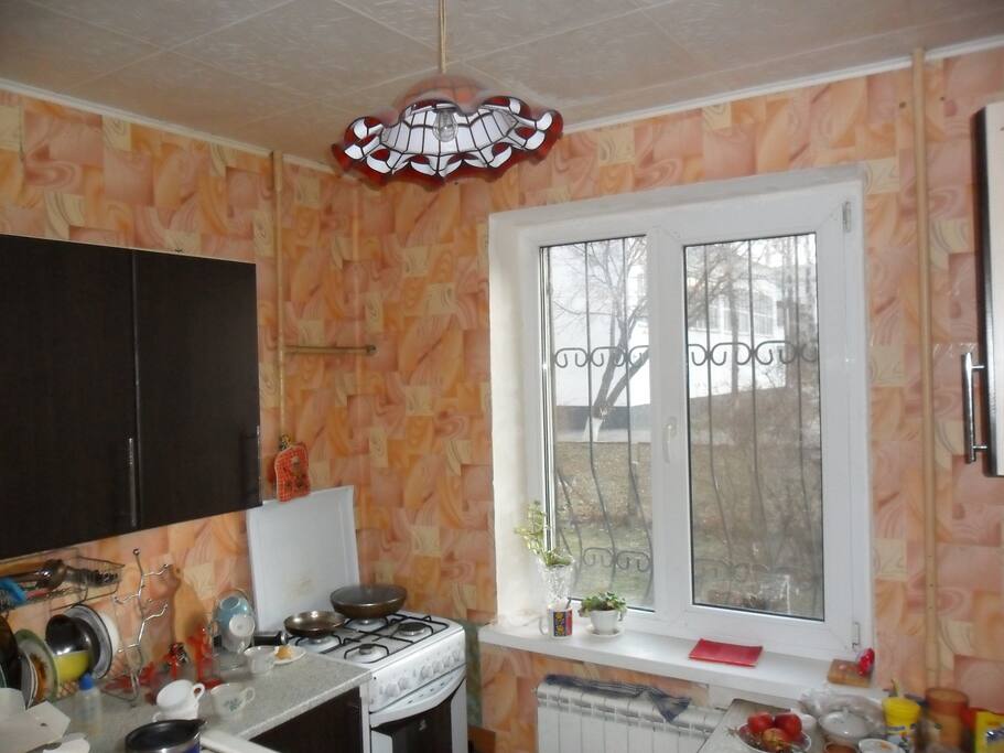 Можно приготовить покушать, угощаем чаем)