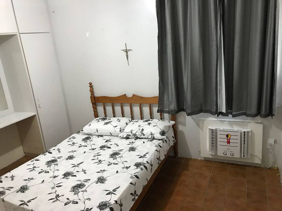 Ar-condicionados novos e colchão confortável
