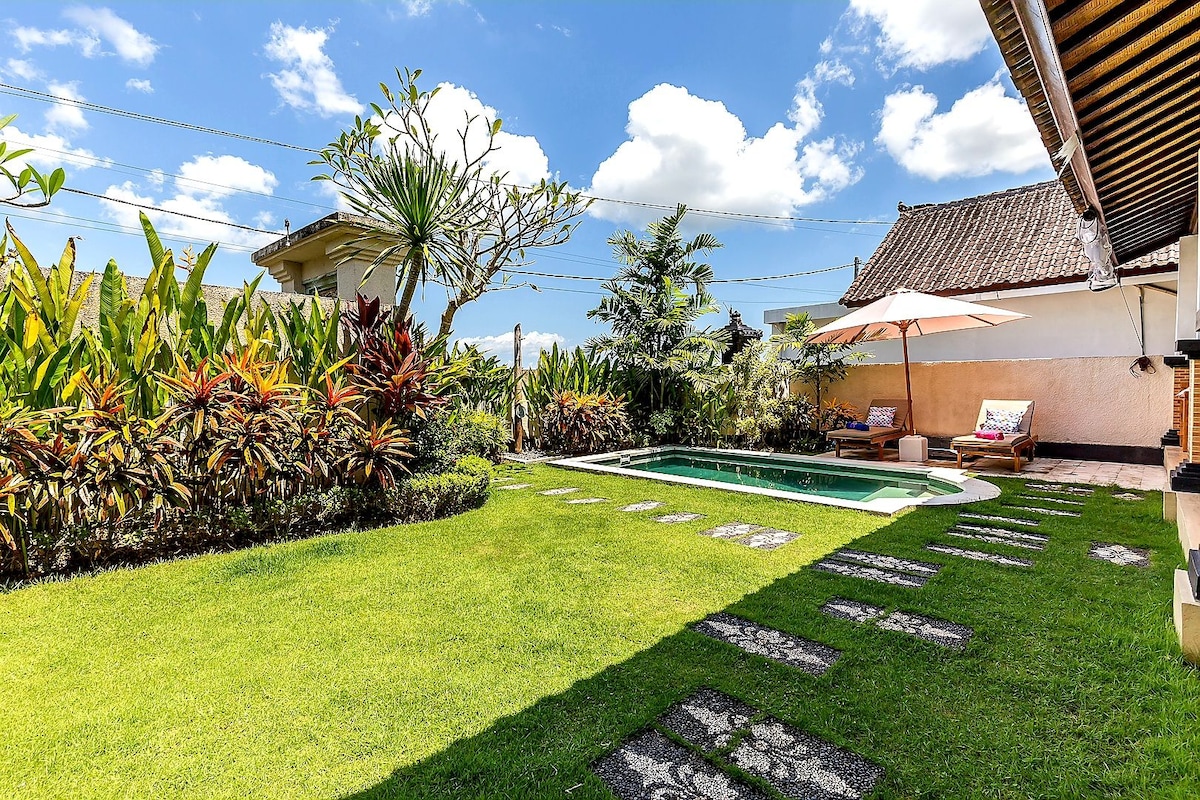 Villa in Kecamatan Kuta Utara · ★4.25 · 2 bedrooms · 2 beds · 2 baths，Airbnb 可比房源