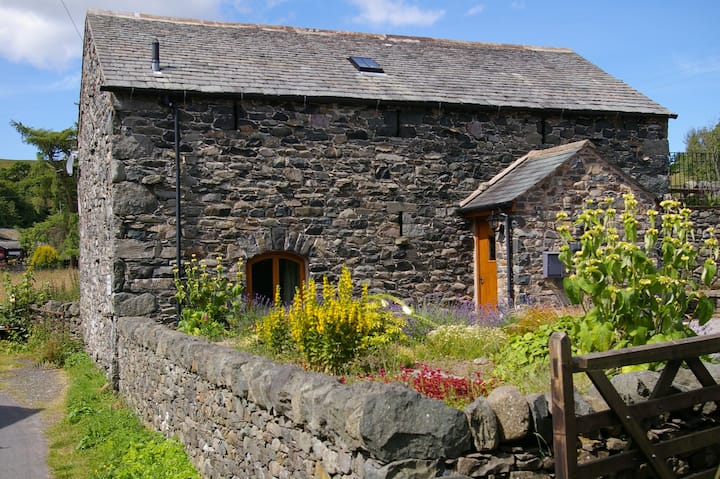 Mary Meadows - Character Lakeland Barn Conversion