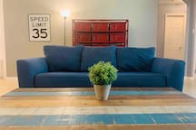 Amazing House North of Austin : Shopping+King Bed