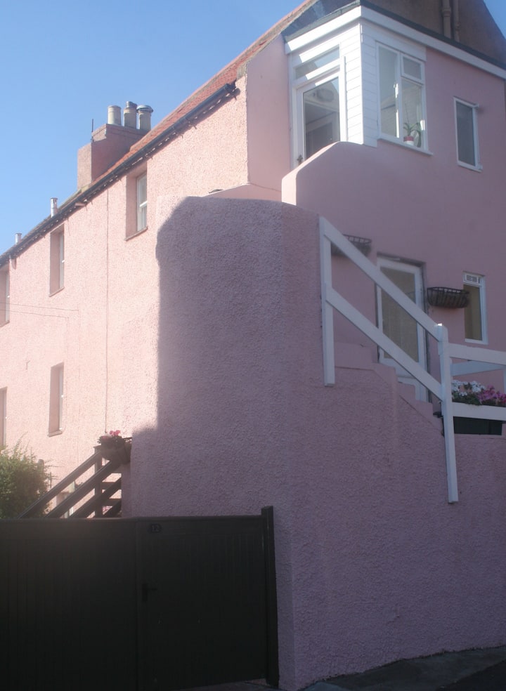 10 Best Airbnb Vacation Rentals In Dunbar, Scotland Updated 2024