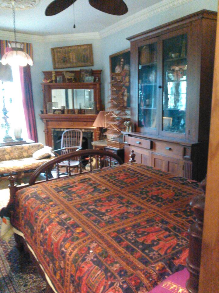 The Roosevelt Room, once occupied by Viennese cabaret entertainer, Greta Keller. Its bed derived from the estate of the former U.S. President, "Rough Rider," & conservationist Theodore Roosevelt. Like the house that contains it, it has many stories.