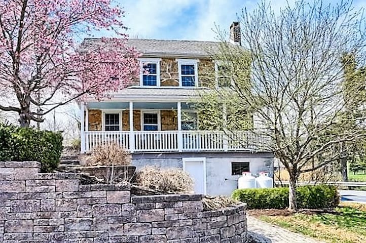 Circa 1800 Historic Farmhouse