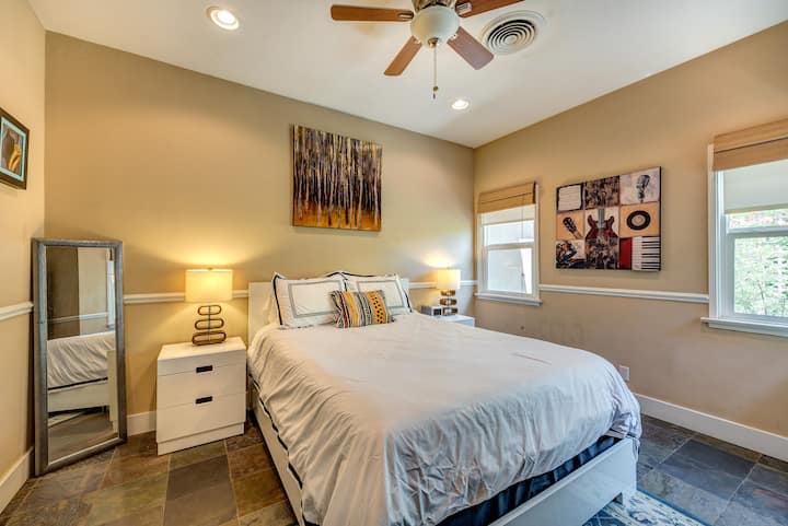 The "5th" bedroom, facing the garden.