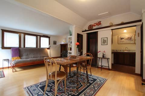 Historic Garden Cottage: Winter Special