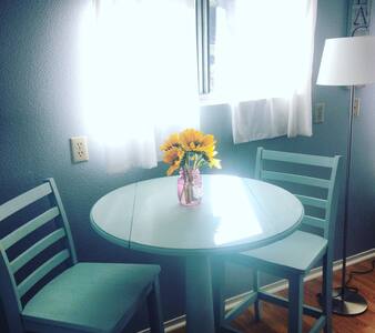 Beach Bungalow-With a mini-golf hole!