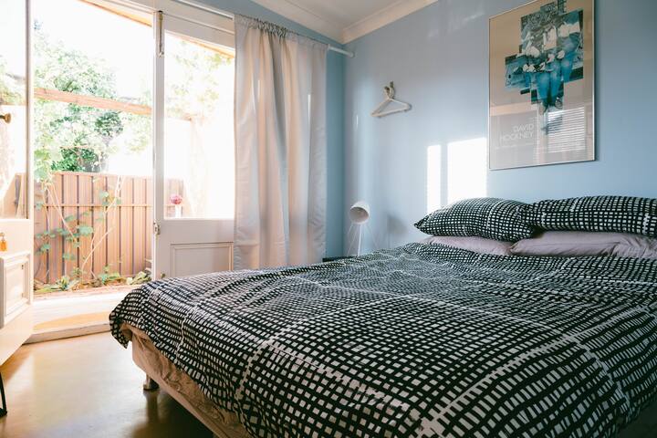 city central by market oval & river