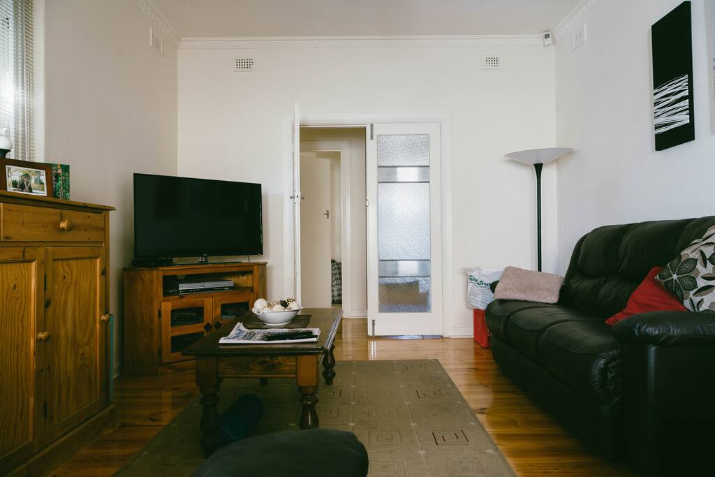 Separate entrance and ensuite Houses for Rent in South Plympton