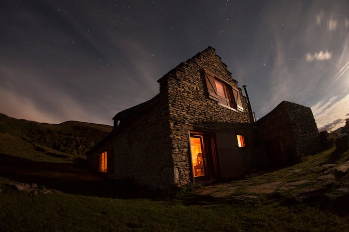 Bergerie chalet under the stars