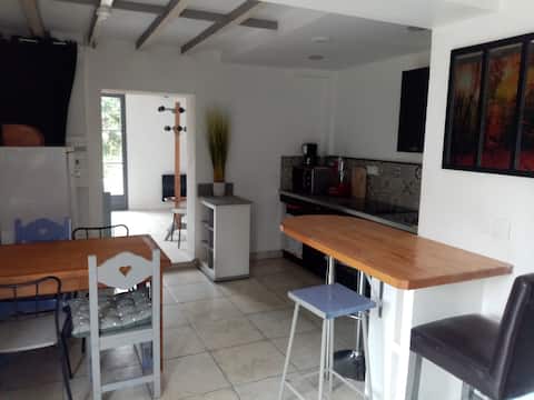 apartment 18 min old Lyon, train station 200 m away