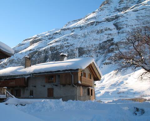 Grange des Bouraches, (high) 6 to 8 places (65 m2)