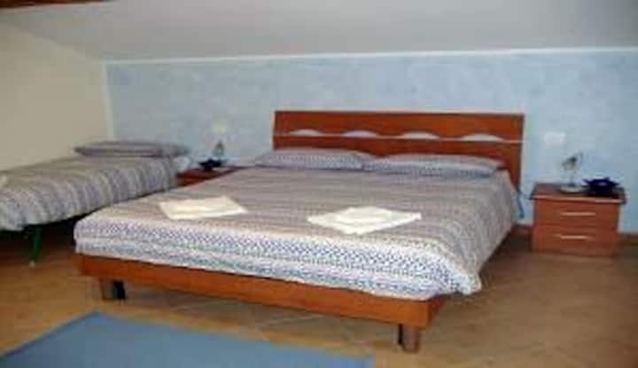 Спалня 2