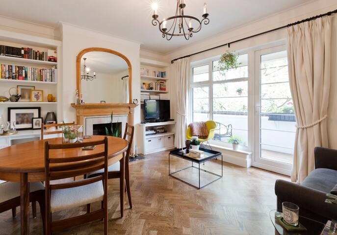 Dbl bdrm in beautiful Richmond flat