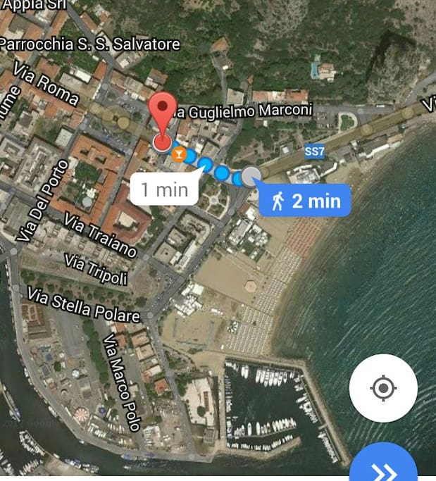 Distance from apartment to beach, very near