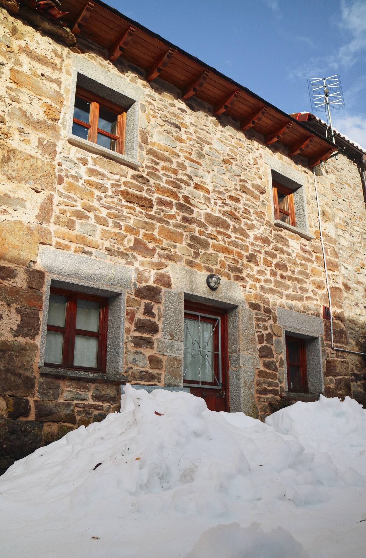Luna Llena — Exterior