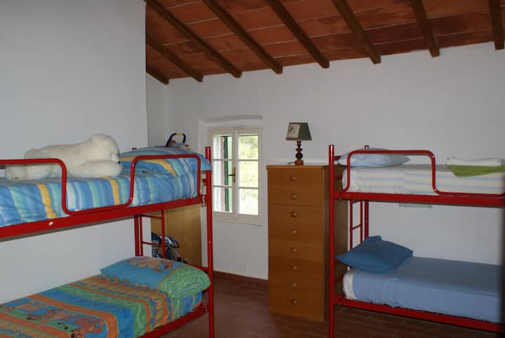 zimmer mit 3 Etagenbetten