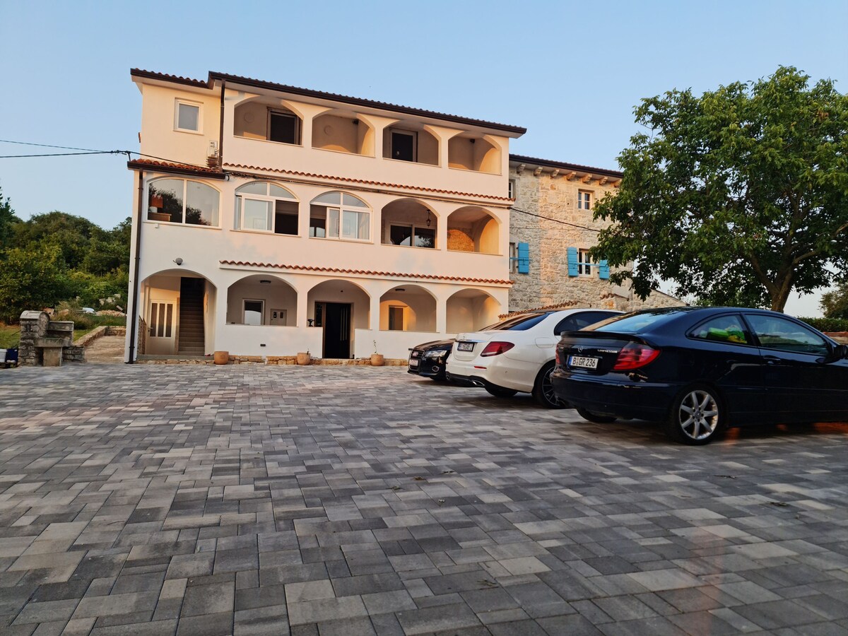 1A  · Comfort apartment with Vineyard view