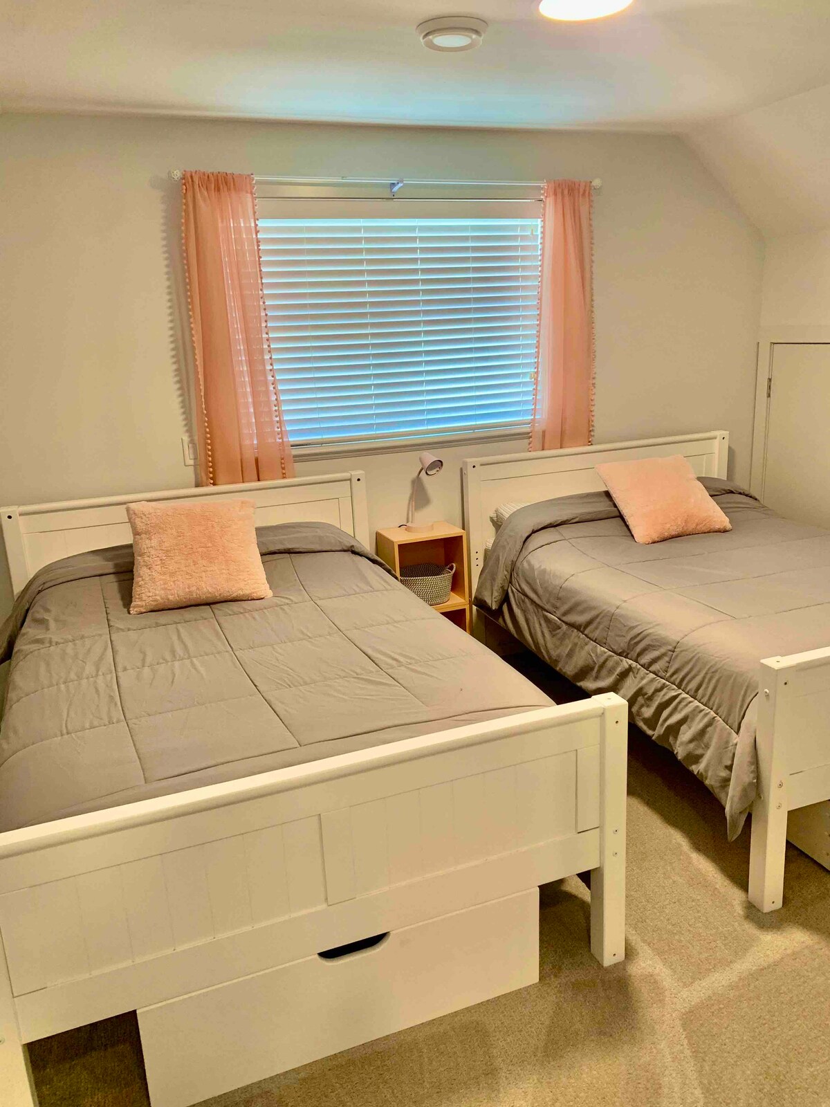 חדר שינה למעלה מס '1 עם שני זוגות 