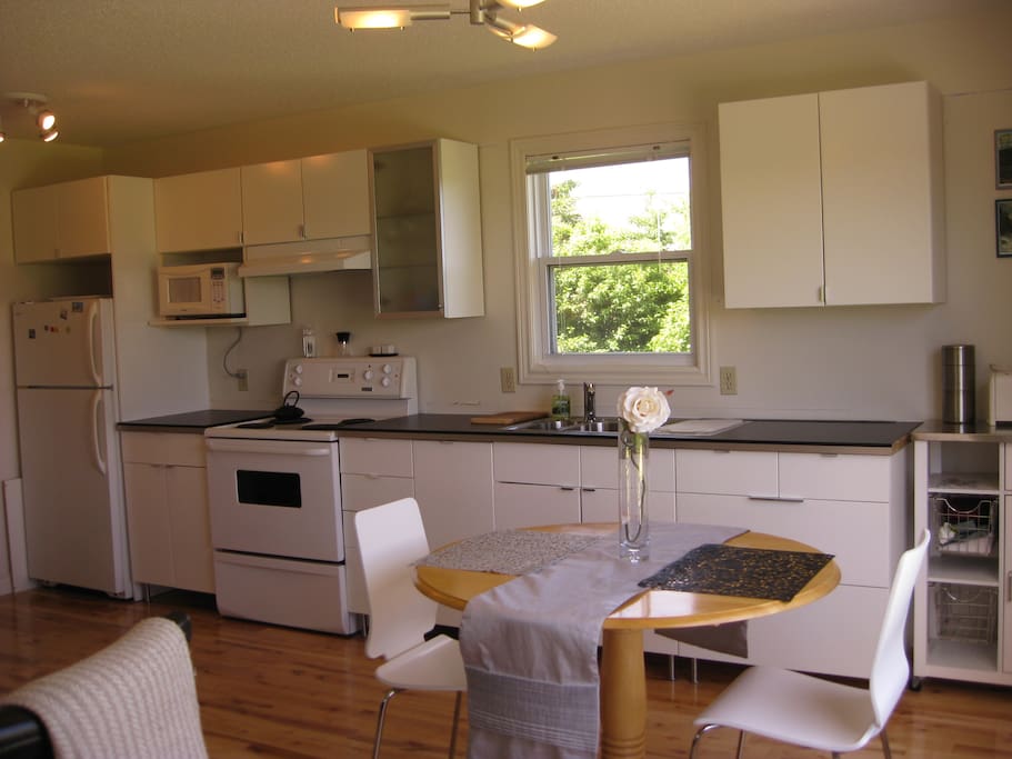 Modern cottage on French River Apartments for Rent in Green Gables