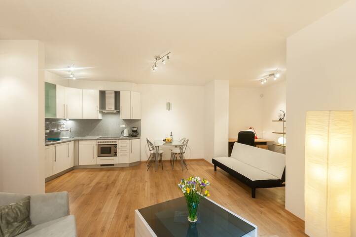 Romantic Condo in Historic area