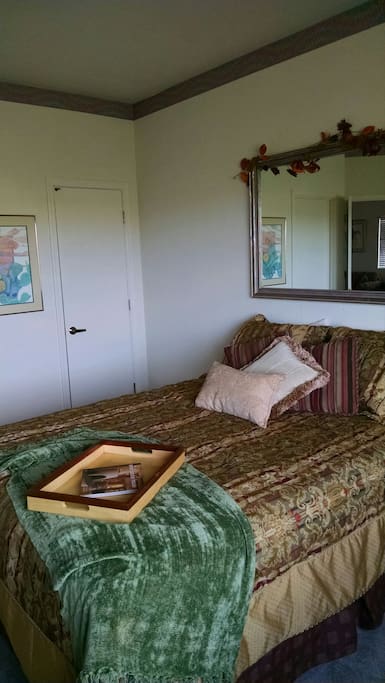 Quiet peaceful bedroom