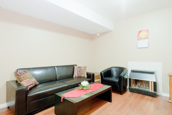 Cozy Garden Suite With Separate Entrance