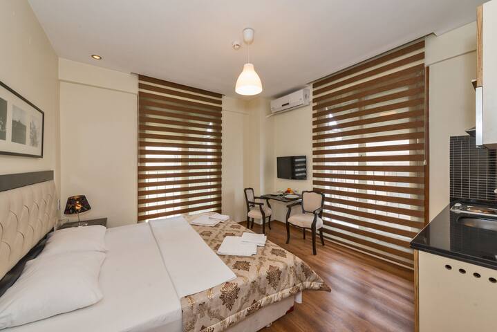 Luxury Building In Taksim For 18 People gallery image 4