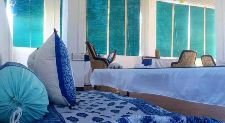 Სახურავის ზედა რესტორანი 