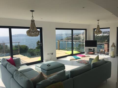 Stunning views, Modern Beach Chic Tourist registrd