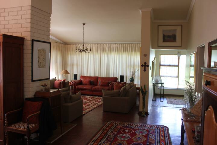 Entire Family home in the suburbs gallery image 4