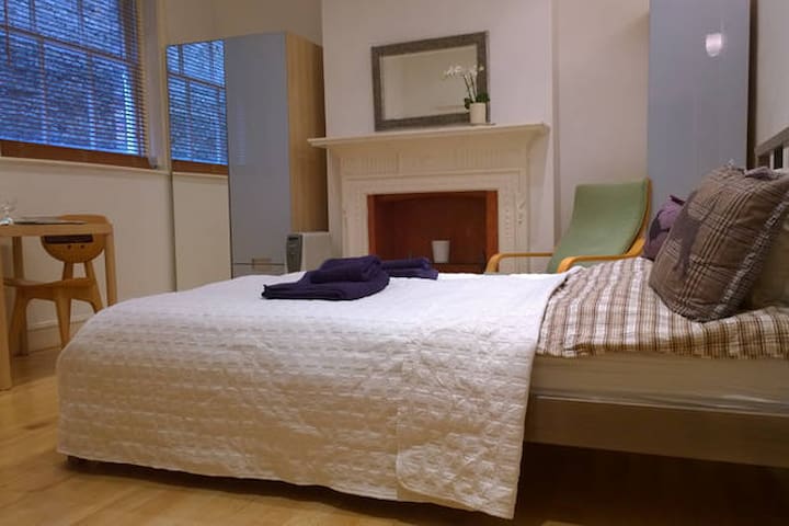 London APARTMENT - Hampstead Studio