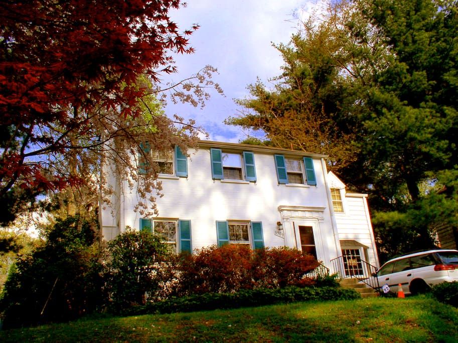 1 block from NIH Naval Bethesda Apartments for Rent in Bethesda